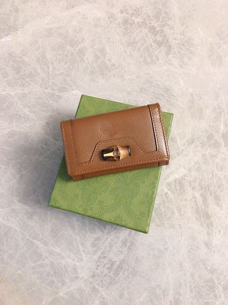 new classic luxurys designers mens faux leather wallets fashion womens flower letter plaid wallet purese credit card passport holder, Red;black
new classic luxurys designers mens faux leather wallets fashion womens flower letter plaid wallet purese credit card passport holder, Red;black