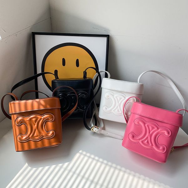 new designer bags 2022 triumphal arch lunch box pu fashionable youth mini women's single shoulder small square
new designer bags 2022 triumphal arch lunch box pu fashionable youth mini women's single shoulder small square