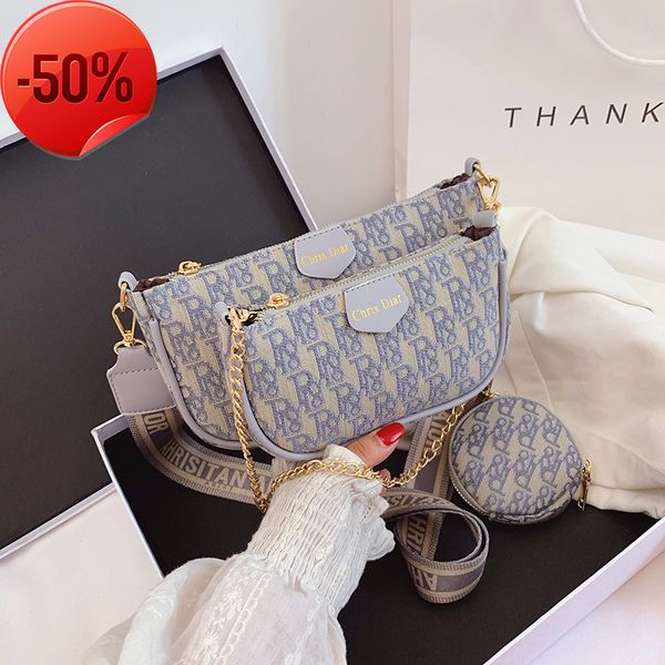 the factory directly d-shaped mahjong three in one 2022 new tide broadband msenger women's bag
the factory directly d-shaped mahjong three in one 2022 new tide broadband msenger women's bag