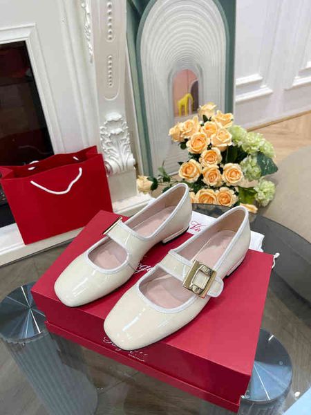 dress shoes rv diamond buckle ballet flat with a straight line and shallow mouth patent leather casual women's shoes net red same style, Black
dress shoes rv diamond buckle ballet flat with a straight line and shallow mouth patent leather casual women's shoes net red same style, Black