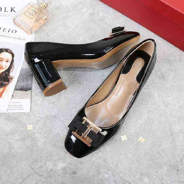 dress shoes xgravity branded fashion chunky butterfly button design round nose high heel pump pop star ladie bridal clothing 220718, Black
dress shoes xgravity branded fashion chunky butterfly button design round nose high heel pump pop star ladie bridal clothing 220718, Black