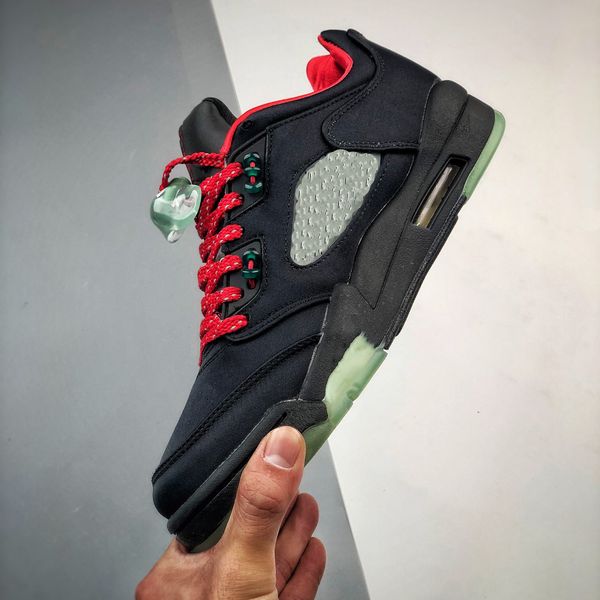 clotjumpman 5 low retro basketball shoes black red green woman man fashion new sport shoes
clotjumpman 5 low retro basketball shoes black red green woman man fashion new sport shoes
