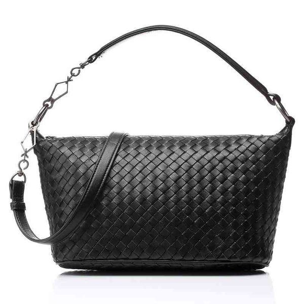 european and american layer sheep skin pure hand woven women's shoulder leather large capacity messenger handbag
european and american layer sheep skin pure hand woven women's shoulder leather large capacity messenger handbag