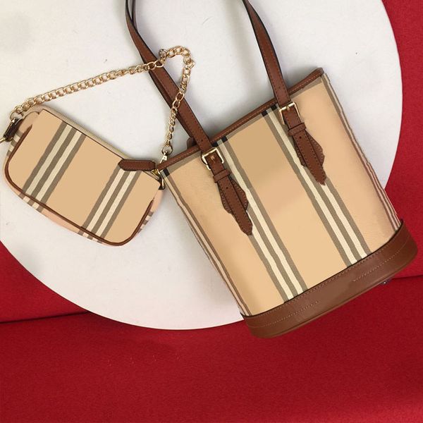 medieval bucket bag plaid totes bag fashion women handbags genuine leather letter printing open design adjustable thin belt shoulder strap l
medieval bucket bag plaid totes bag fashion women handbags genuine leather letter printing open design adjustable thin belt shoulder strap l