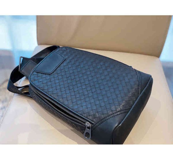 evening bag high capacity woven chest shoulder bags men handbag leather designer brand crossbody male business purses 220314
evening bag high capacity woven chest shoulder bags men handbag leather designer brand crossbody male business purses 220314