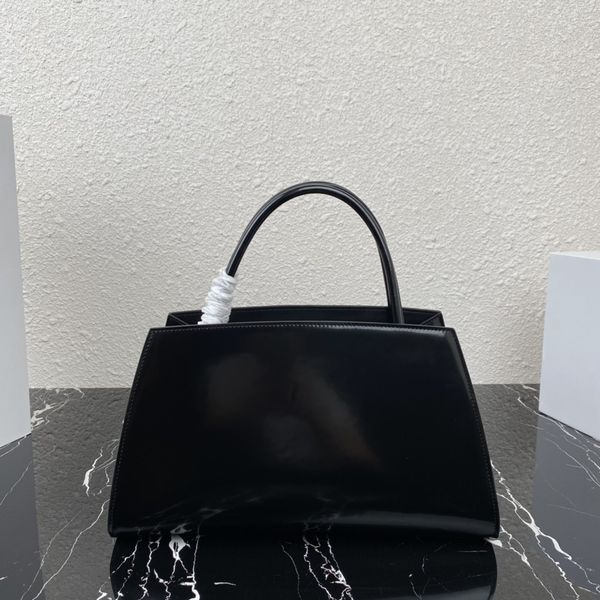 solid color lady bags women handbag shoulder commuter bag fashion bags versatile style six colors to choose, Black;red
solid color lady bags women handbag shoulder commuter bag fashion bags versatile style six colors to choose, Black;red