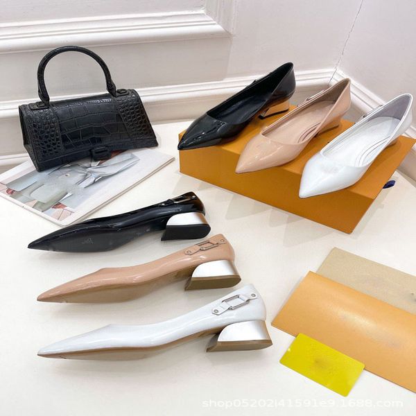 sandals patent leather single shoes women's spring and autumn pointed thick heels metal decoration wear daily, Black
sandals patent leather single shoes women's spring and autumn pointed thick heels metal decoration wear daily, Black
