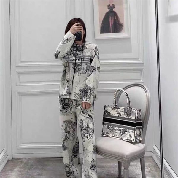 summer explosion autumn and winter new fashion letter jacquard loose trousers set female, White
summer explosion autumn and winter new fashion letter jacquard loose trousers set female, White