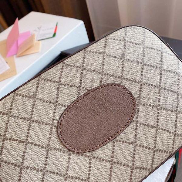 designer ladies hand-held leather evening bags luxury one-shoulder style classic inner compartment
designer ladies hand-held leather evening bags luxury one-shoulder style classic inner compartment