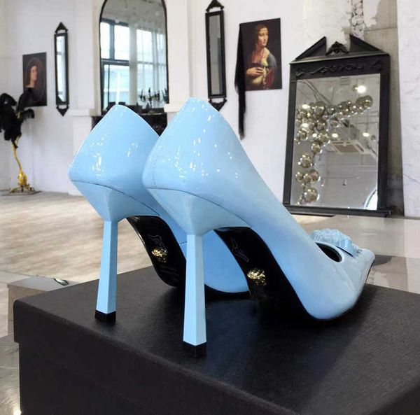 2022 level designer embellished heeled pointed toe pumps shoes 11cm patent calf leather luxury dress shoe evening party wedding heeled, Black
2022 level designer embellished heeled pointed toe pumps shoes 11cm patent calf leather luxury dress shoe evening party wedding heeled, Black