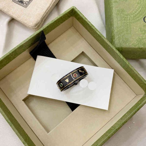 2023 designer new jewelry black and white ceramic little bee female ins fashion couple pair simple ring, Silver
2023 designer new jewelry black and white ceramic little bee female ins fashion couple pair simple ring, Silver