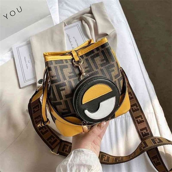 autumn and winter bucket fashion wide strap diagonal versatile printed texture single shoulder women's bag factory store online
autumn and winter bucket fashion wide strap diagonal versatile printed texture single shoulder women's bag factory store online