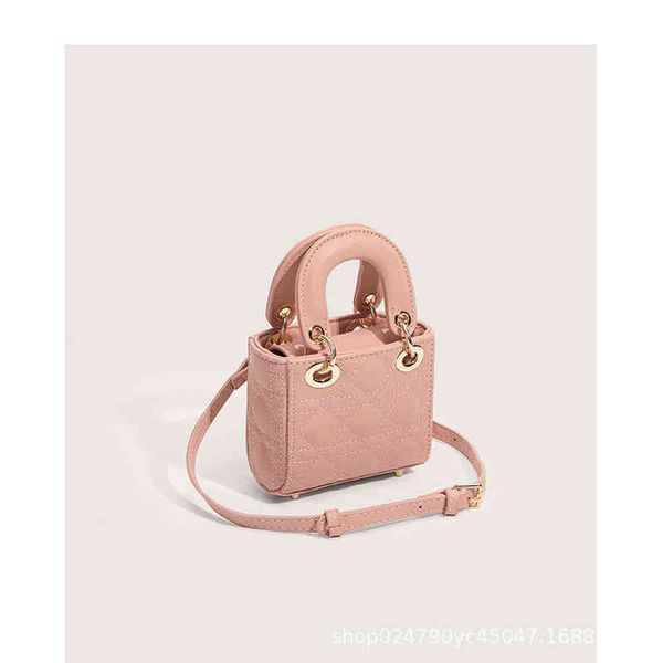 women's fashion personality trend brand bag wholesale fei mini small female xia xiaozhong advanced feeling lingge mouth red hand-held s
women's fashion personality trend brand bag wholesale fei mini small female xia xiaozhong advanced feeling lingge mouth red hand-held s