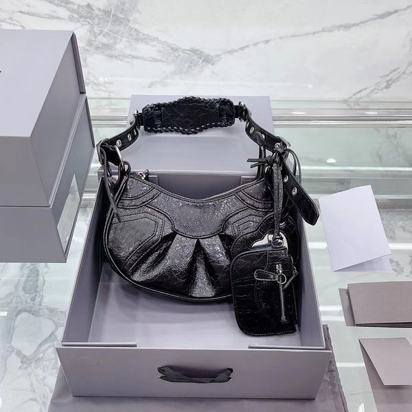 women designers luxurys shoulder bag leather classic brand underarm hobo bags fashion lady crescent motorcycle pleated bag crossbody the tot
women designers luxurys shoulder bag leather classic brand underarm hobo bags fashion lady crescent motorcycle pleated bag crossbody the tot