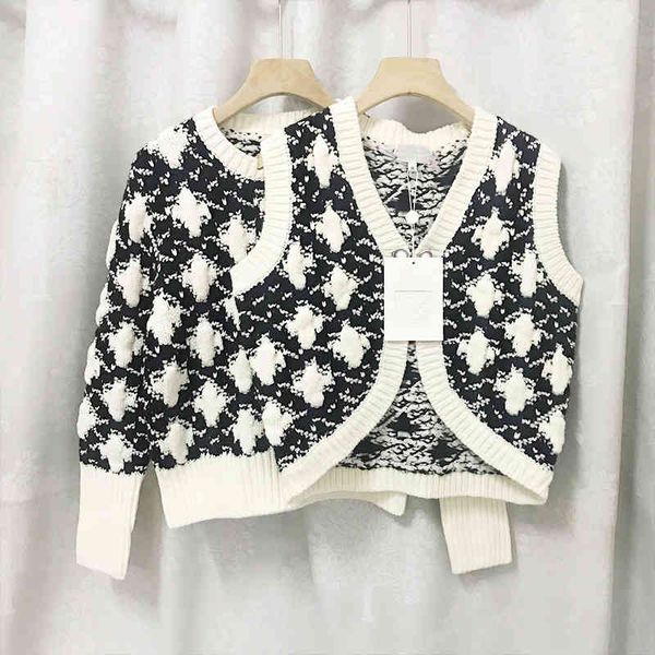 women's knits & tees early autumn fashion small fragrance three-dimensional jacquard knitted vest wool cardigan, White
women's knits & tees early autumn fashion small fragrance three-dimensional jacquard knitted vest wool cardigan, White