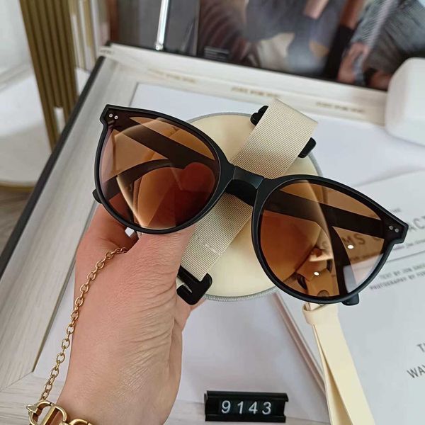 foldable women's tan sun shading and sunscreen gm sunglasses men's anti ultraviolet driving 2022 new glasses, White;black
foldable women's tan sun shading and sunscreen gm sunglasses men's anti ultraviolet driving 2022 new glasses, White;black