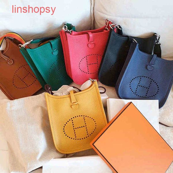 designer herme bags 2022 new evelyn mini messenger bag togo leather lychee pattern bucket h letter b
designer herme bags 2022 new evelyn mini messenger bag togo leather lychee pattern bucket h letter b