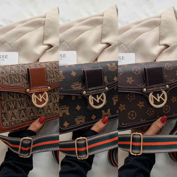 women's simple fashionable shoulder large capacity portable small womanwomen's tote new fashion leather luxury handbags versatile
women's simple fashionable shoulder large capacity portable small womanwomen's tote new fashion leather luxury handbags versatile