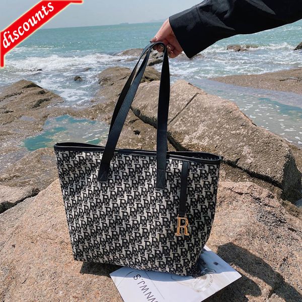 factory online export designer brand bag handbag one shoulder portable canvas leisure college style women's backpack simple version hig
factory online export designer brand bag handbag one shoulder portable canvas leisure college style women's backpack simple version hig