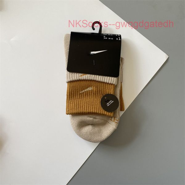 men classic fashion socks hook brand color stitched men's women's long tube sports training sock street couple middle tubes luxury, Black
men classic fashion socks hook brand color stitched men's women's long tube sports training sock street couple middle tubes luxury, Black