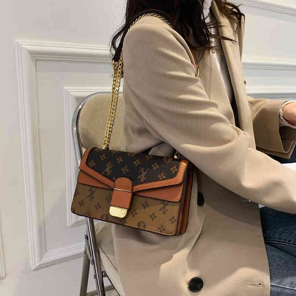 net red printing women's fashion autumn and winter high single shoulder messenger splicing chain
net red printing women's fashion autumn and winter high single shoulder messenger splicing chain