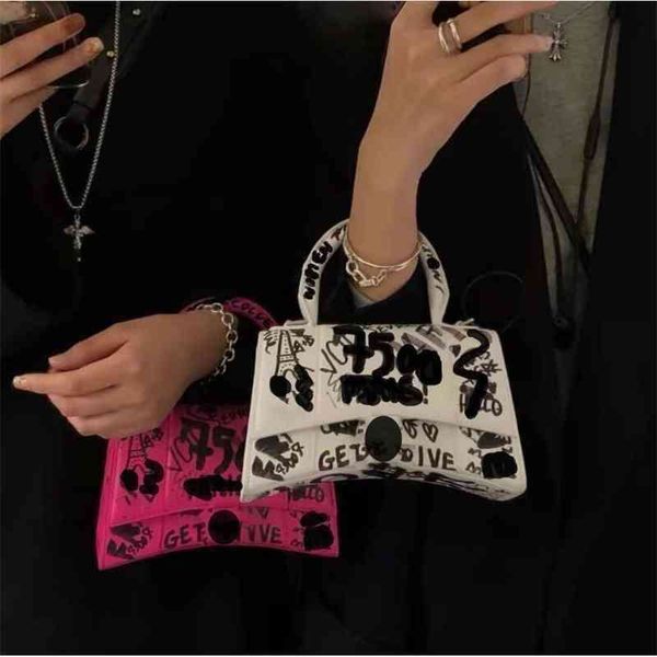 designer brand b home handbags luxurys balencaigass fashion graffiti 2022 bag b paris purses full range wholesale women crossbody sho
designer brand b home handbags luxurys balencaigass fashion graffiti 2022 bag b paris purses full range wholesale women crossbody sho