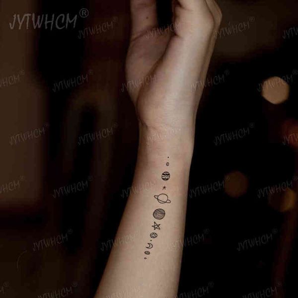 NXY Temporary Tattoo Waterproof Sticker Female Body Makeup Flame Finger s Smiley Black Rose Flower Art Flash Fake s Men 0330
