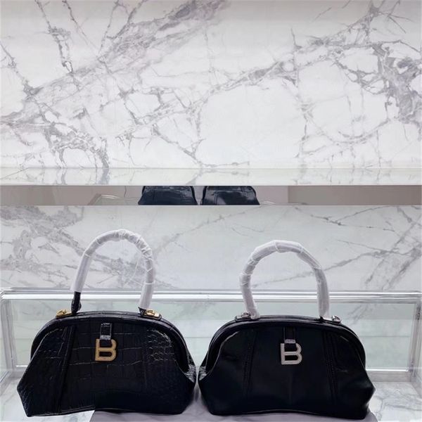 2022 new hourglass bag crocodile cloud messenger bag hand killer temperament shell style purses_ytkq
2022 new hourglass bag crocodile cloud messenger bag hand killer temperament shell style purses_ytkq