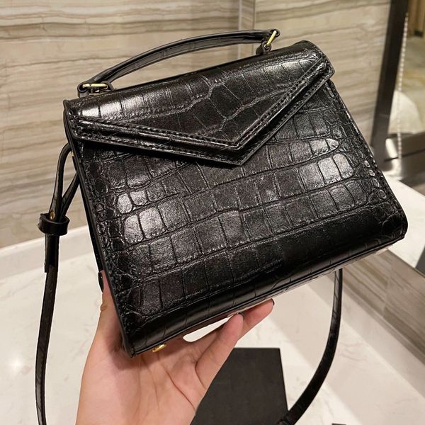 wallets shoulder cross body bags luxury designer handle tote bags casual women handbags practical plain interior compartment coin purse, Red;black
wallets shoulder cross body bags luxury designer handle tote bags casual women handbags practical plain interior compartment coin purse, Red;black