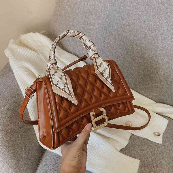 2022 new designer handbags hand hourglass net red ins versatile foreign style single messenger
2022 new designer handbags hand hourglass net red ins versatile foreign style single messenger