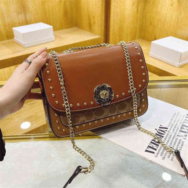 this year's popular female style liuding trend chain messenger 70% off wholesale factory
this year's popular female style liuding trend chain messenger 70% off wholesale factory