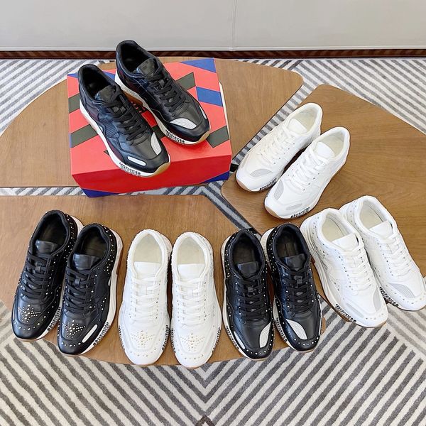 2022 spring new men designer sneakers sports shoes leather stitching rivets low-breathable running shoe fashion outdoor man basketball train
2022 spring new men designer sneakers sports shoes leather stitching rivets low-breathable running shoe fashion outdoor man basketball train