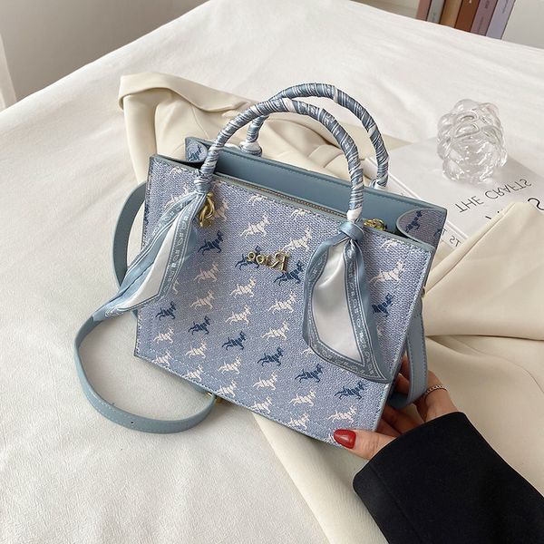 women's summer 2022 designer new versatile messenger portable fashion female shoulder bags handbags
women's summer 2022 designer new versatile messenger portable fashion female shoulder bags handbags