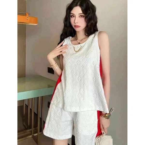 two piece dress l family design niche leisure suit spring and summer dark pattern red white color matching chain sports vest shorts dji3
two piece dress l family design niche leisure suit spring and summer dark pattern red white color matching chain sports vest shorts dji3