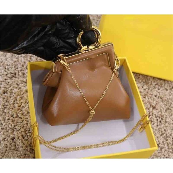 purse autumn and winter new box bag mini chain small card bag lovely versatile zero wallet dinner bag
purse autumn and winter new box bag mini chain small card bag lovely versatile zero wallet dinner bag