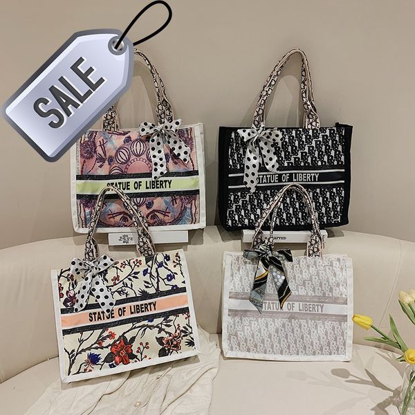 2022 canvas large capacity women's shoulder school wholesale s new fashion all match handbags
2022 canvas large capacity women's shoulder school wholesale s new fashion all match handbags