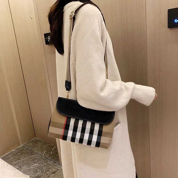 wholesale canvas big brand fashion hip-hop ladies shoulder bag female chest casual bracelet handbag retro presbyopic wallet messe
wholesale canvas big brand fashion hip-hop ladies shoulder bag female chest casual bracelet handbag retro presbyopic wallet messe