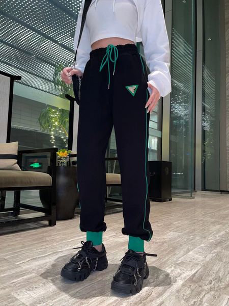 women's pants & capris designer 22 early spring new fashion brand triangle badge elastic waist contrast color drawstring shows thin bai, Black;white
women's pants & capris designer 22 early spring new fashion brand triangle badge elastic waist contrast color drawstring shows thin bai, Black;white