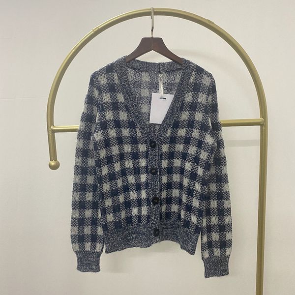 501 2022 summer kint cardigan long sleeve v neck brand same style sweater blue red plaid luxury womens clothes rongyi, White;black
501 2022 summer kint cardigan long sleeve v neck brand same style sweater blue red plaid luxury womens clothes rongyi, White;black