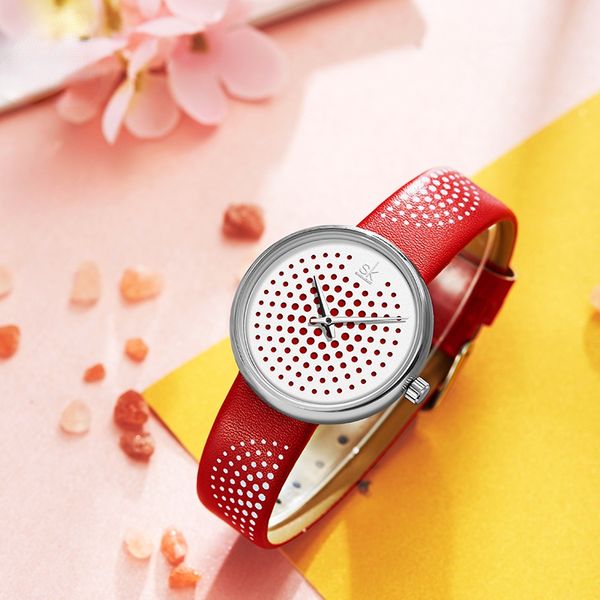 women watches design plaid quartz watch luxury ladies wristwatch leather classic bracelet female clock, Slivery;brown
women watches design plaid quartz watch luxury ladies wristwatch leather classic bracelet female clock, Slivery;brown