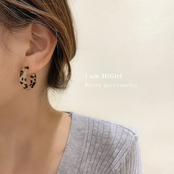 925 silver needle korean simple fashion leopard print c- shaped earrings female resin french hipster style ear ring personalized earrings fe, Golden
925 silver needle korean simple fashion leopard print c- shaped earrings female resin french hipster style ear ring personalized earrings fe, Golden