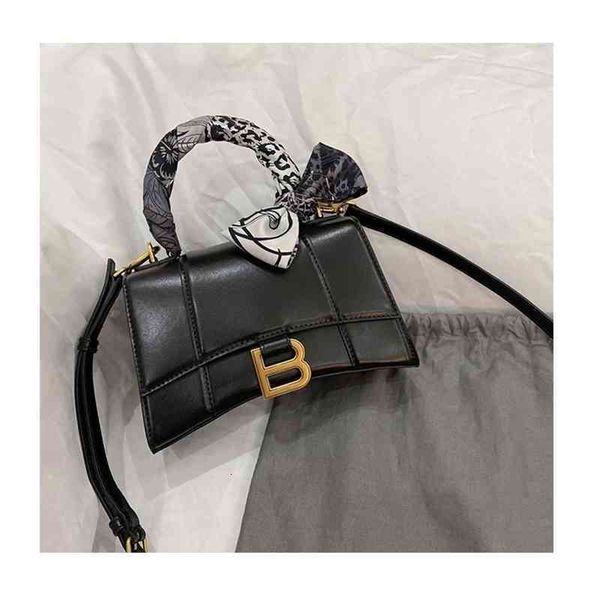 crossbody balencigas handbags paris 2022 minority high french sense super fire small single family portale leather female messenger
crossbody balencigas handbags paris 2022 minority high french sense super fire small single family portale leather female messenger