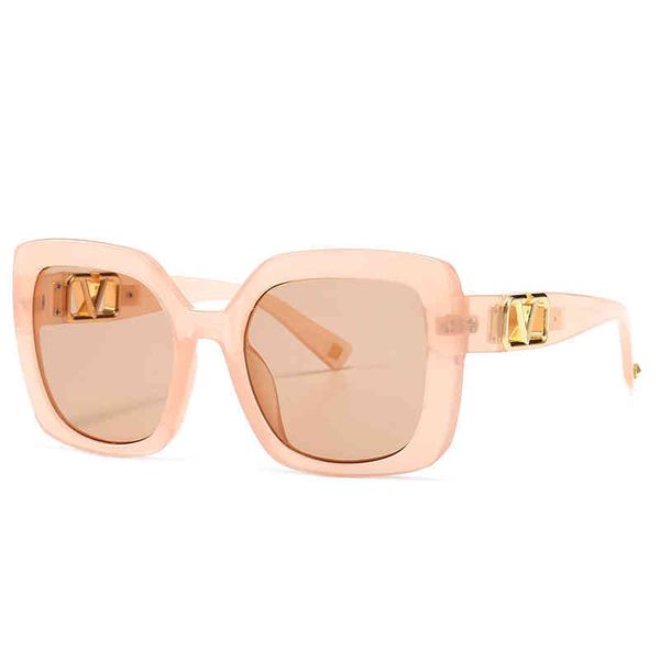 rock and roll style square metal standard inlaid modern charm sunglass 1922, White;black
rock and roll style square metal standard inlaid modern charm sunglass 1922, White;black