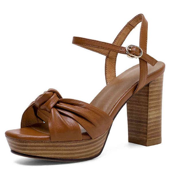 sandals echt leer vrouwen sandalen platform zomer schoenen vrouw blok hoge hakken partij dames nieuwe 2022 slippers kwaliteit 220427, Black
sandals echt leer vrouwen sandalen platform zomer schoenen vrouw blok hoge hakken partij dames nieuwe 2022 slippers kwaliteit 220427, Black
