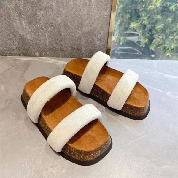 2022 new women luxury designer sandals slippers leather summer flat slipper embroidery fashion beach woman big head rainbow letters 35-42 wi, Black
2022 new women luxury designer sandals slippers leather summer flat slipper embroidery fashion beach woman big head rainbow letters 35-42 wi, Black