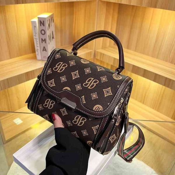 2022 factory wholesale new small bag ins net red fashion wide shoulder strap women's handbag single shoulder messenger bag
2022 factory wholesale new small bag ins net red fashion wide shoulder strap women's handbag single shoulder messenger bag