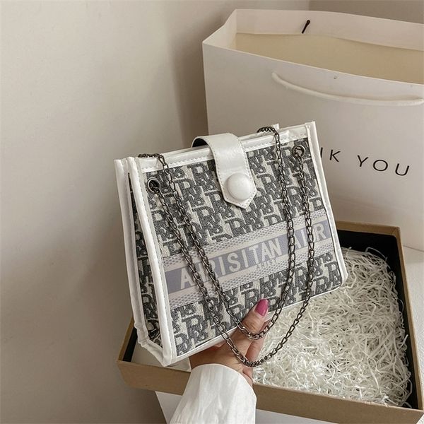 fashion chain new high-capacity texture armpit versatile tote women clearance outlet sale
fashion chain new high-capacity texture armpit versatile tote women clearance outlet sale