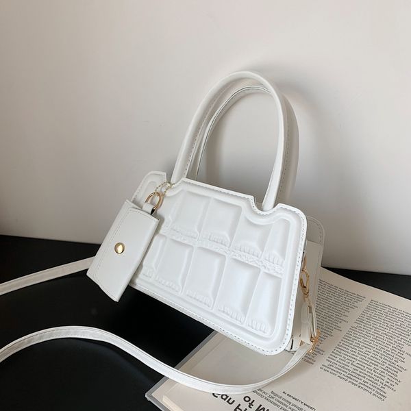 simple hand-held small square bag women's 2022 summer new fashion versatile one shoulder diagonal crossbody bags wholesale female handb
simple hand-held small square bag women's 2022 summer new fashion versatile one shoulder diagonal crossbody bags wholesale female handb