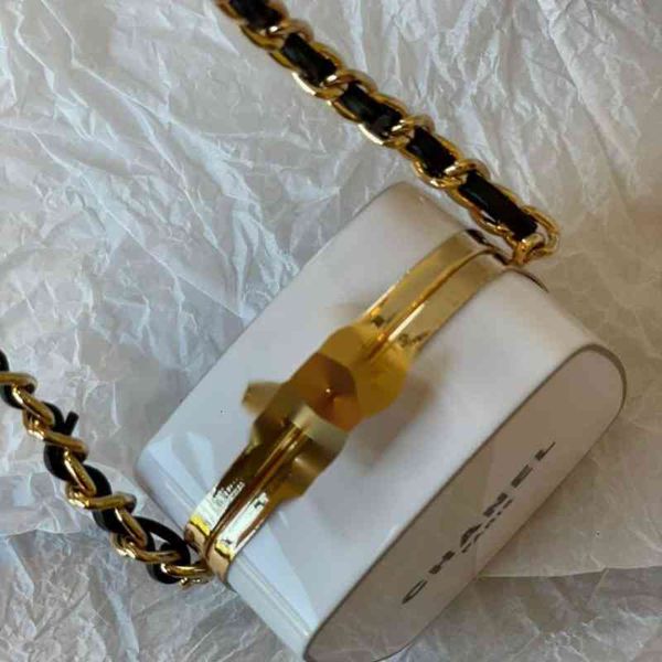brand design letter quilted woman's shoulder chain cc bag lambskin leather vintage messenger bags mini diamond pattern cosmetic bag 2.5
brand design letter quilted woman's shoulder chain cc bag lambskin leather vintage messenger bags mini diamond pattern cosmetic bag 2.5