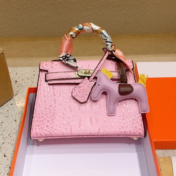 locks bag ostrich bags handbag 2022 luxury designer brand fashion shoulder handbags quality women clutch bag chains purse cross body ladys a
locks bag ostrich bags handbag 2022 luxury designer brand fashion shoulder handbags quality women clutch bag chains purse cross body ladys a